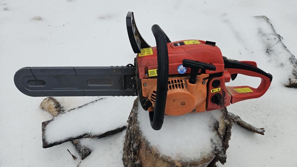 Ланцюгова бензопила 3,4 л.с. YATO YT-84910