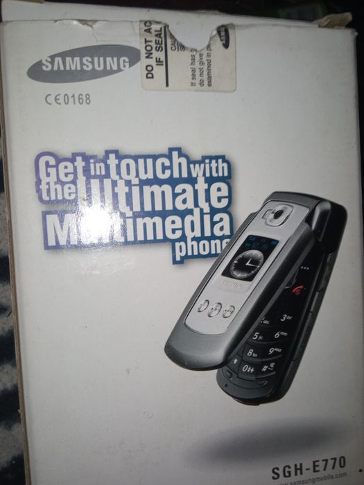 Лот кнопочных телефонов.