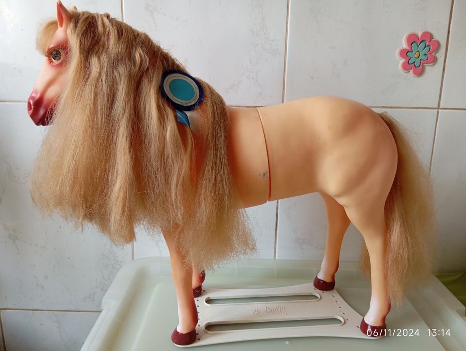 2 Nancys e cavalo vários Tudo 20€.