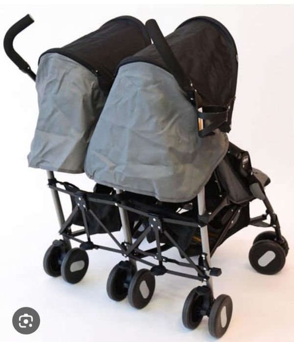 Carrinho bebé (gémeos ou idades próximas)