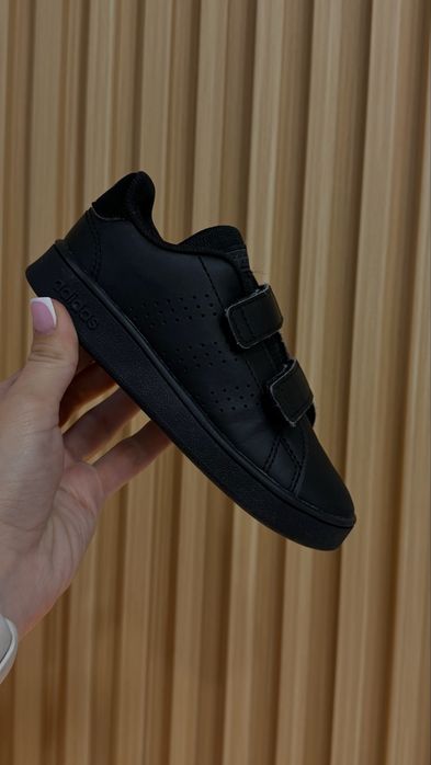 Продам кроссовки новые 26р