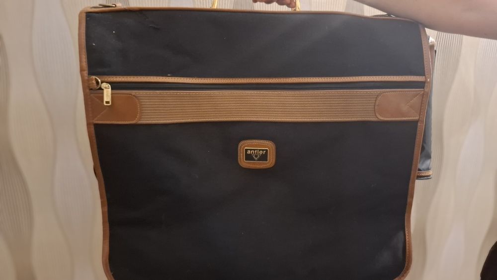 Elegancka walizka, pokrowiec na garnitur  Antler