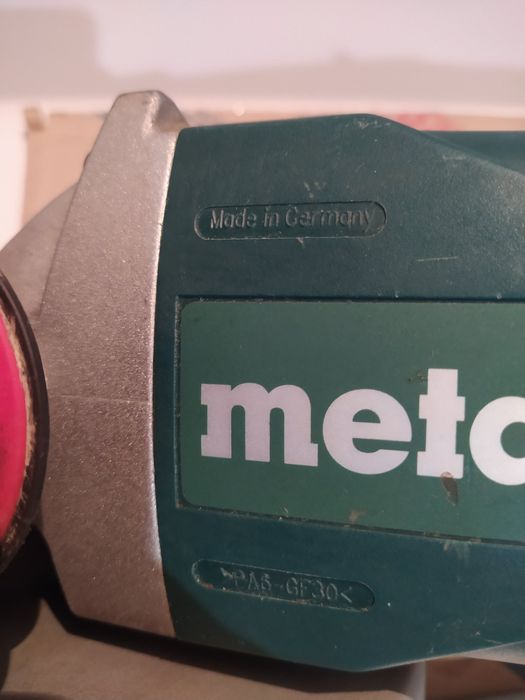Кутова шліфувальна машина(болгарка)Metabo