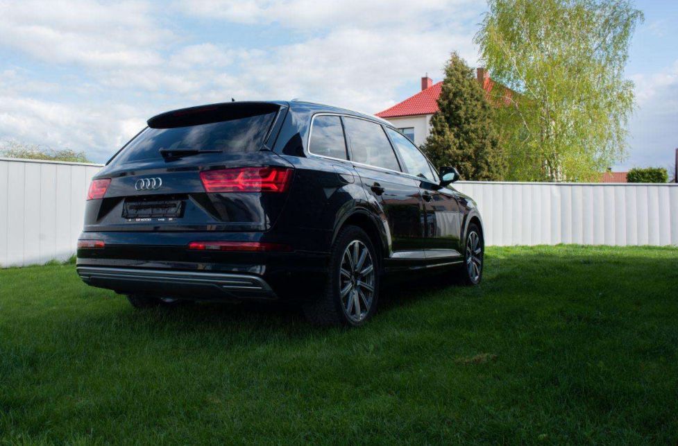 Audi Q7 - 3.0 diesel - hibrido 386 HP - aceito TROCA