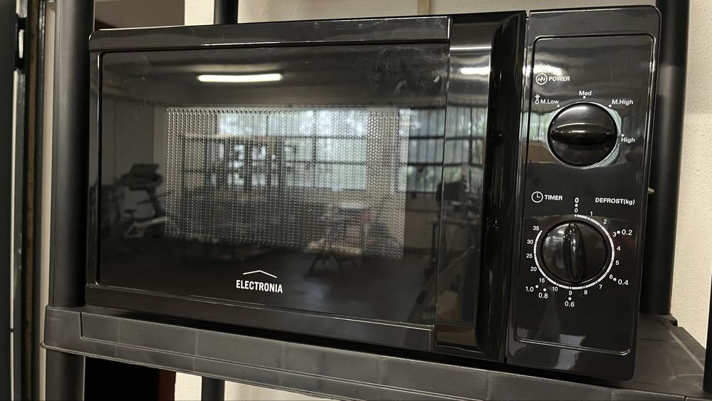 Microondas Electronia semi novo 20L 700W