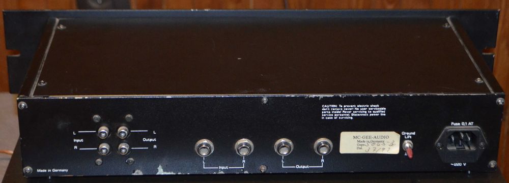 McGee Amplifier Equalizer graficzny 2x 10 zakresowy