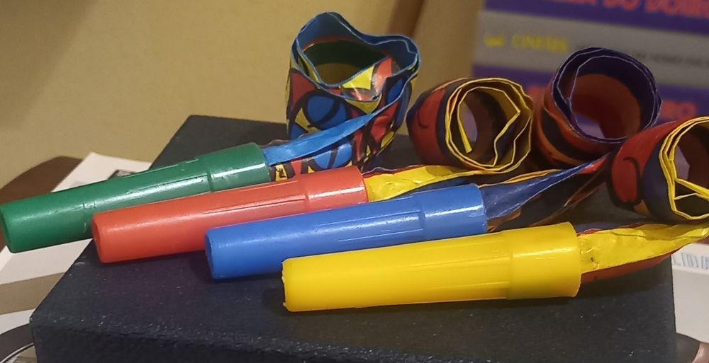 Lote de 4 gaitas línguas da sogra, Camiões Plásticos Oleber