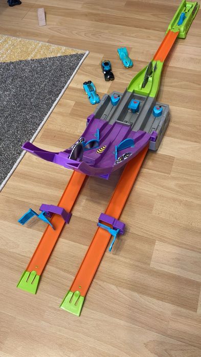 Hot Wheels Split Speeders z 3 autkami