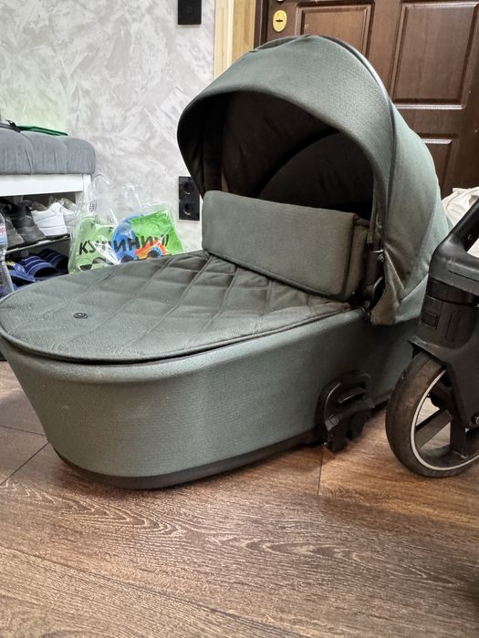 Коляска 2 в 1 Roan Ivi Boho Green хакі та  іграшка на люльку коляски