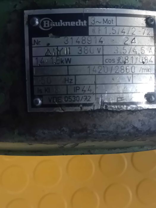 Motor eléctrico trifásico 1..8 kw. Bom funcionamento.