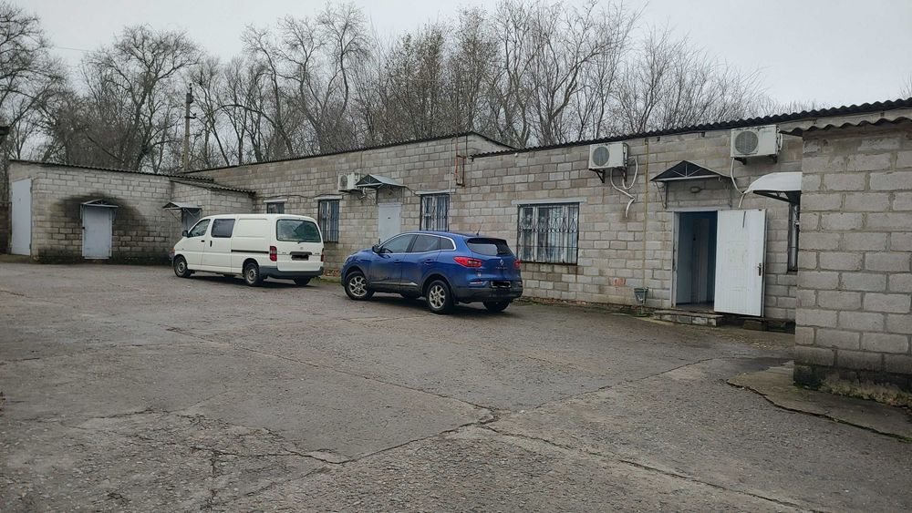 Продам, здам в оренду складскі, офісні приміщення.