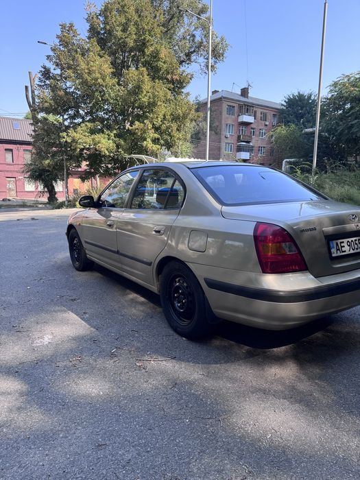 Hyundai Elantra  1.6 ( 16 клапанный мотор )