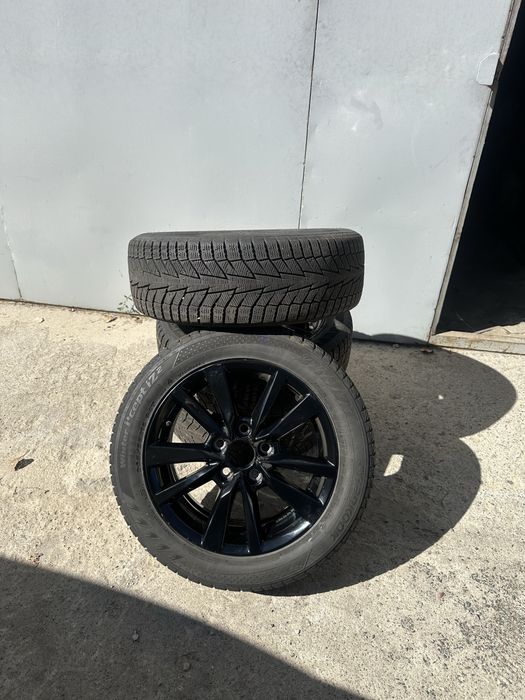 Продам свої диски гумою Toyota чи Lexus