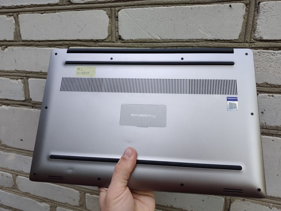 Ігровий ноутбук DELL (i7 7820HQ/16/256/M1200 4gb)