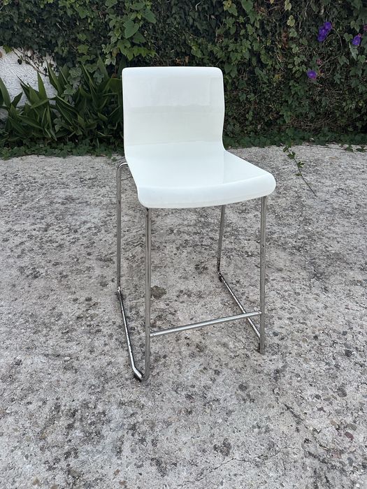 Cadeira branca do ikea