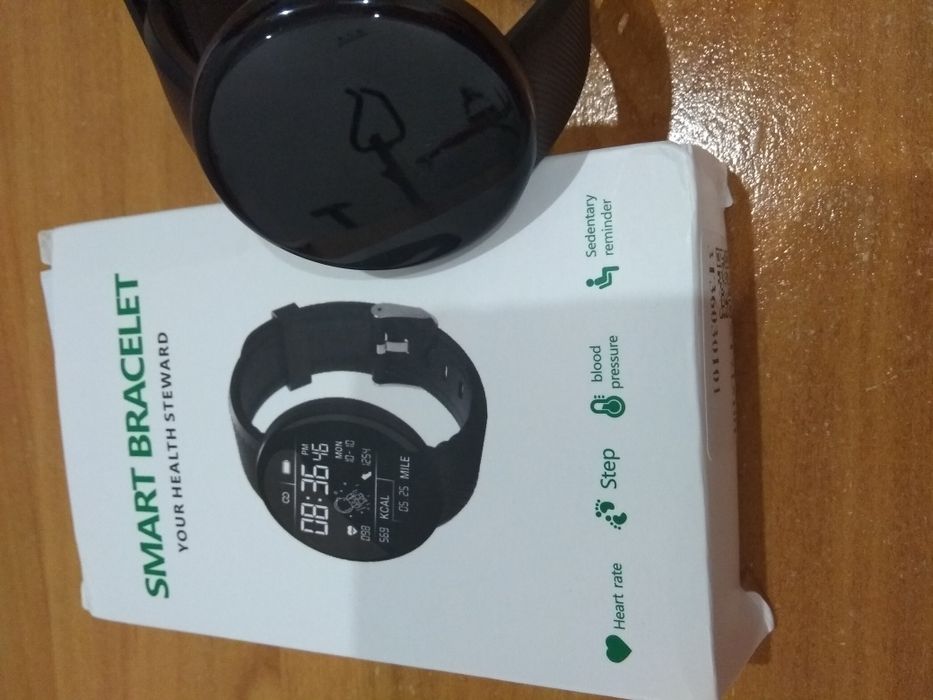 Smart Bracelet Watch. Brand New in Box with Instructions.64739229253377123
