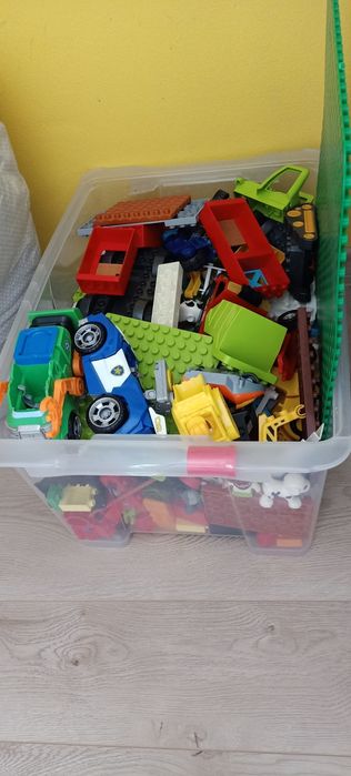 Klocki LEGO Duplo  bardzo dużą skrzynia