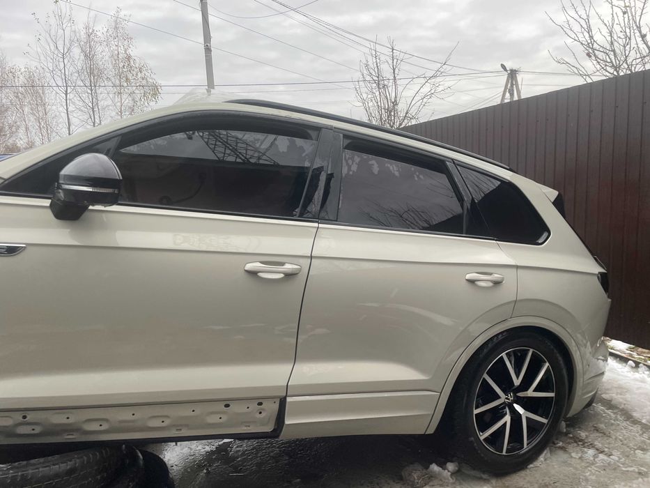 Двері задні ліві 760833051B VW Touareg III 2018-2022 L1X