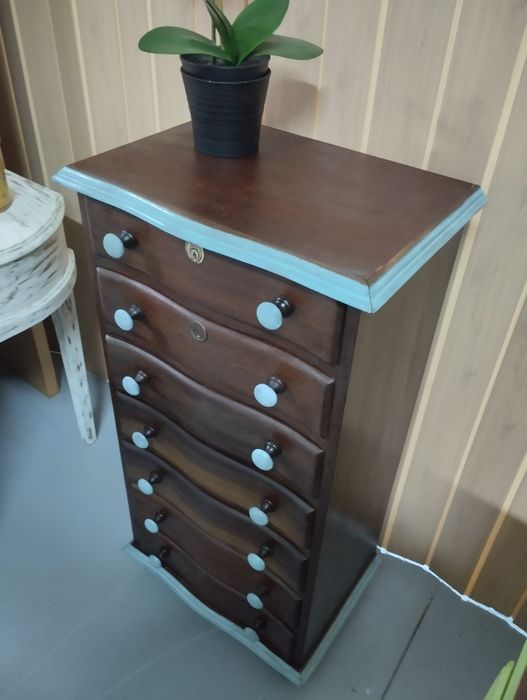 Camiseiro com 7 gavetas