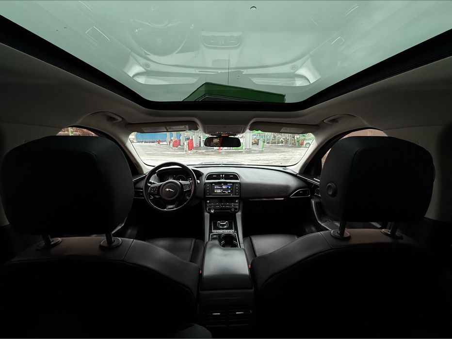 Jaguar F-Pace AWD (Premium) 2017