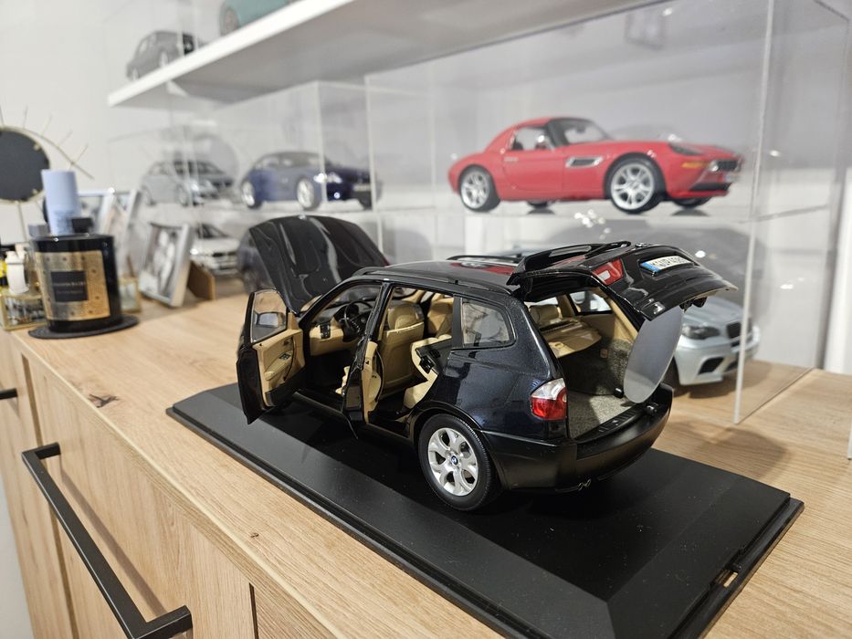 BMW 1:18 X3 Kyosho E83