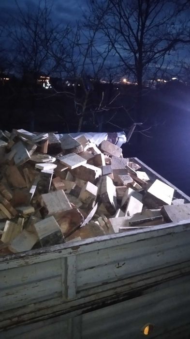 drewno sosnowe zrzyny kawałki na opał- gotowe do pieca