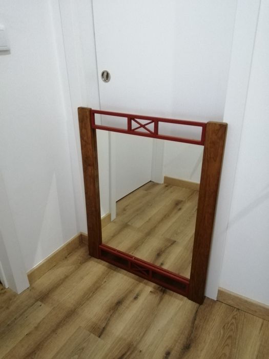 Mesa e espelho de Hall de entrada