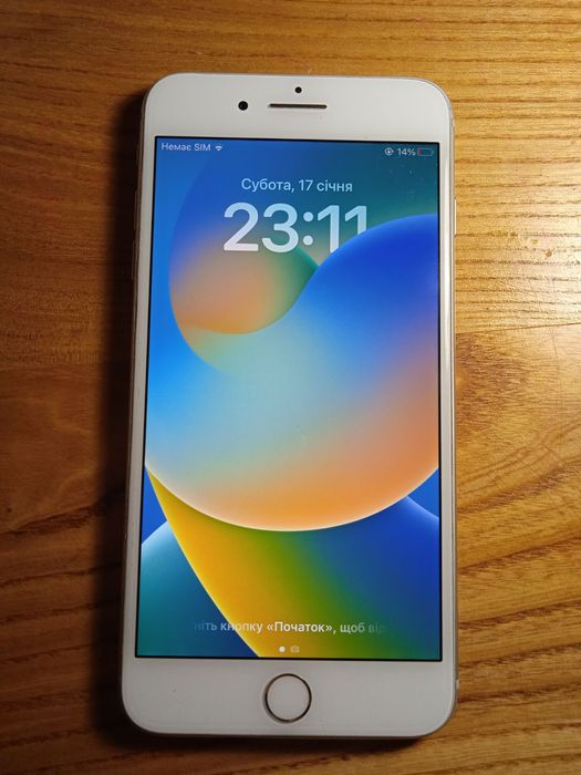 Продам айфон 8 +