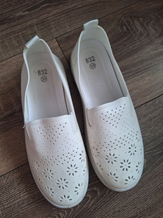 Buty slip on wsuwane 39 wkladka 25 cm