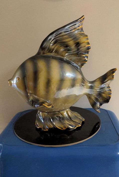 Estatueta Carpiè de Peixe Arte Nova/Art Déco em porcelana italiana