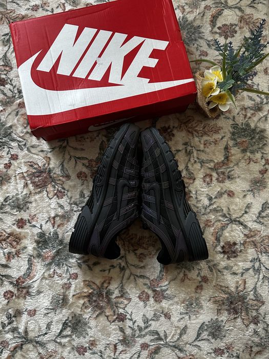 Nike P-6000 – czarne z fioletowymi detalami