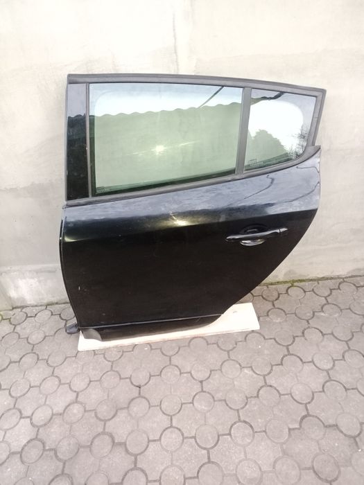 Дверь Рено Меган 3 хетчбэк