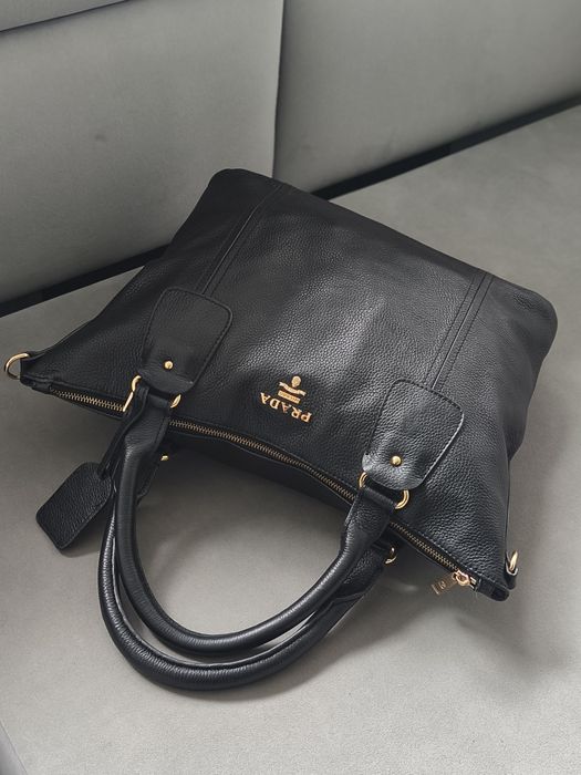 Prada shoper mieszcząca a4 że skóry naturalnej