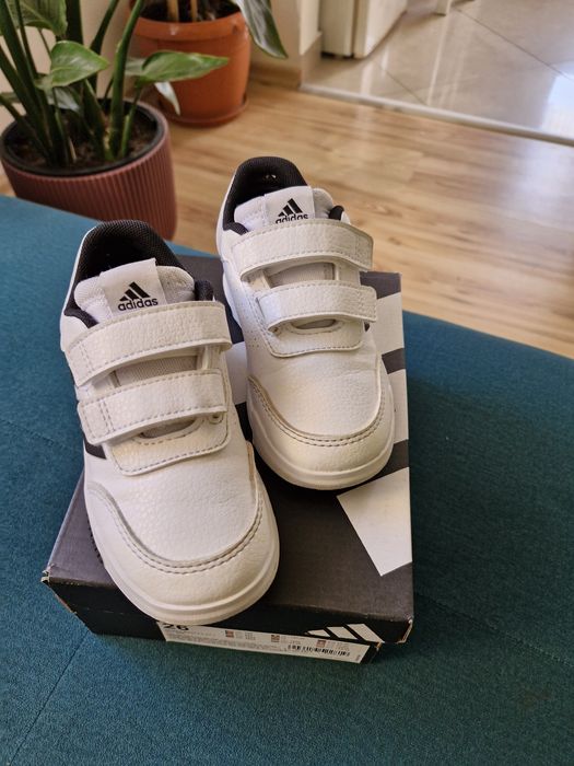 Buty adidas dla chłopca rozm.26