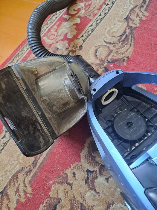 Пилосос Vitek 2000W