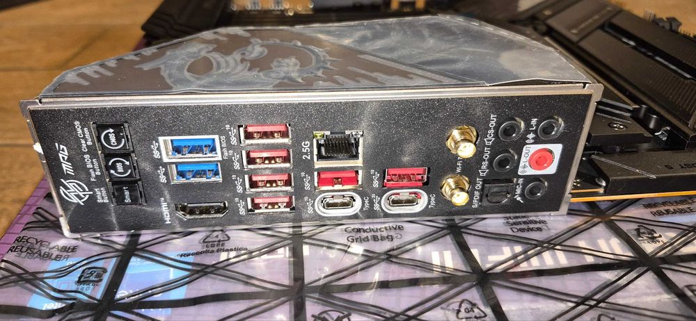 Материнська плата MSI MPG Z790 CARBON WIFI  LGA1700