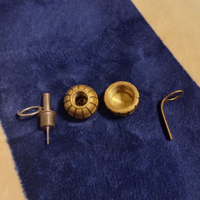 Латунный брелок колпак