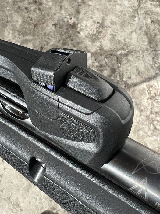 Espingarda de pressão de Ar Gamo com 10 tiros e mira telescópica