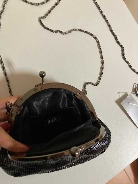 Clutch com lantejoulas preta - NOVA