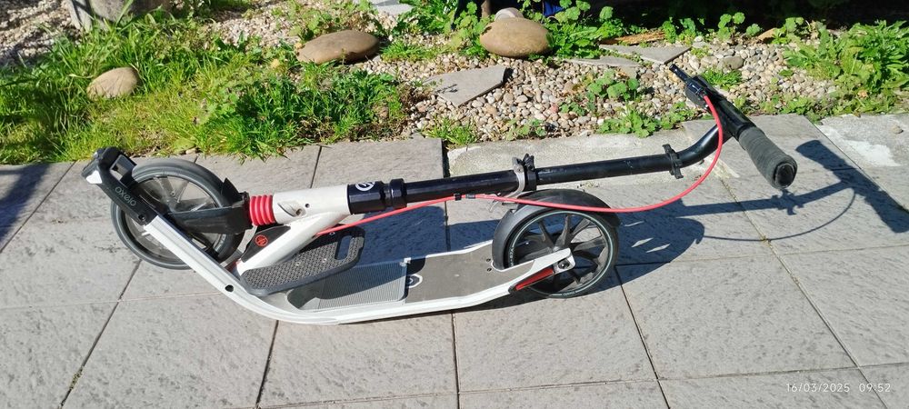 Trotinete de adulto com plataforma para levar criança. Não é a bateria