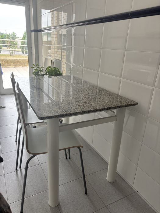 Mesa de cozinha , granito