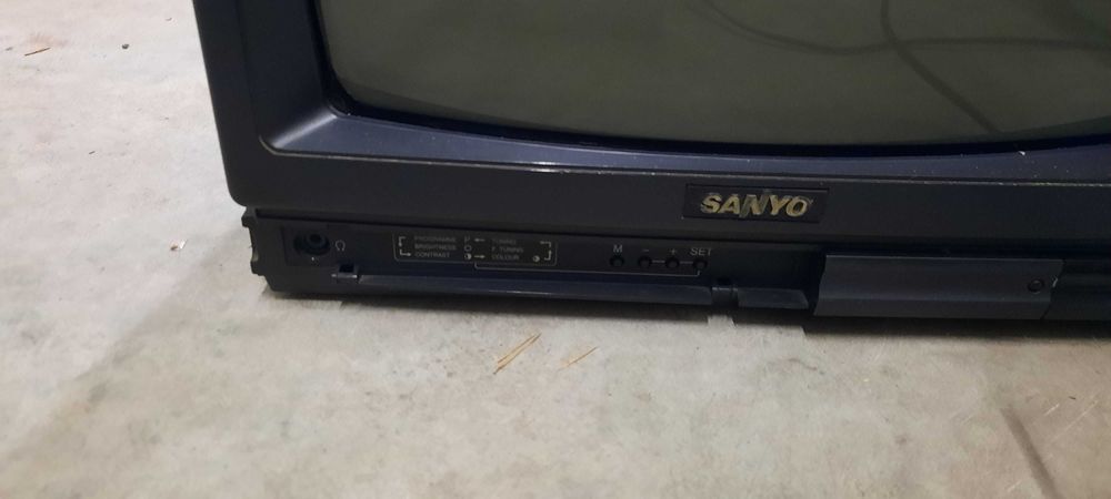 TV Sanyo de quarto