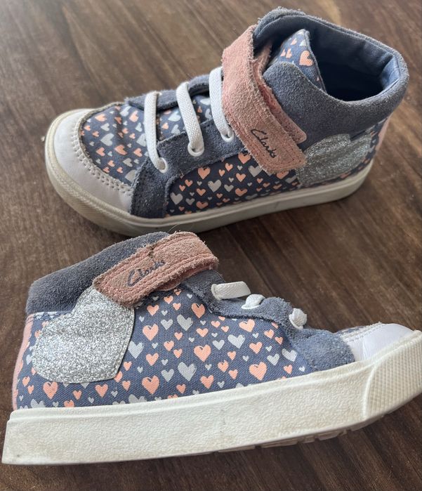 Buciki Clarks 26