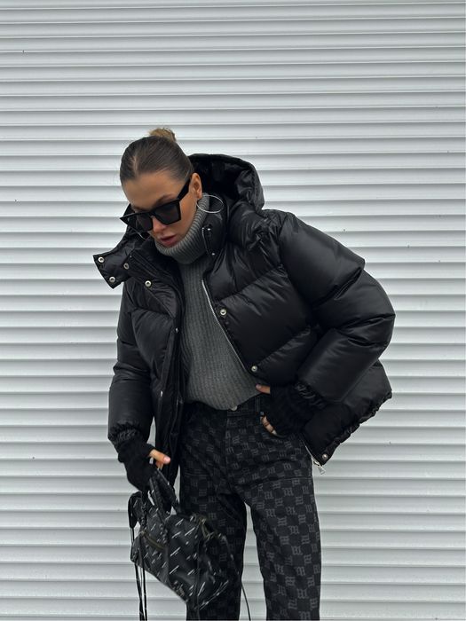 Пуховик чорний новий