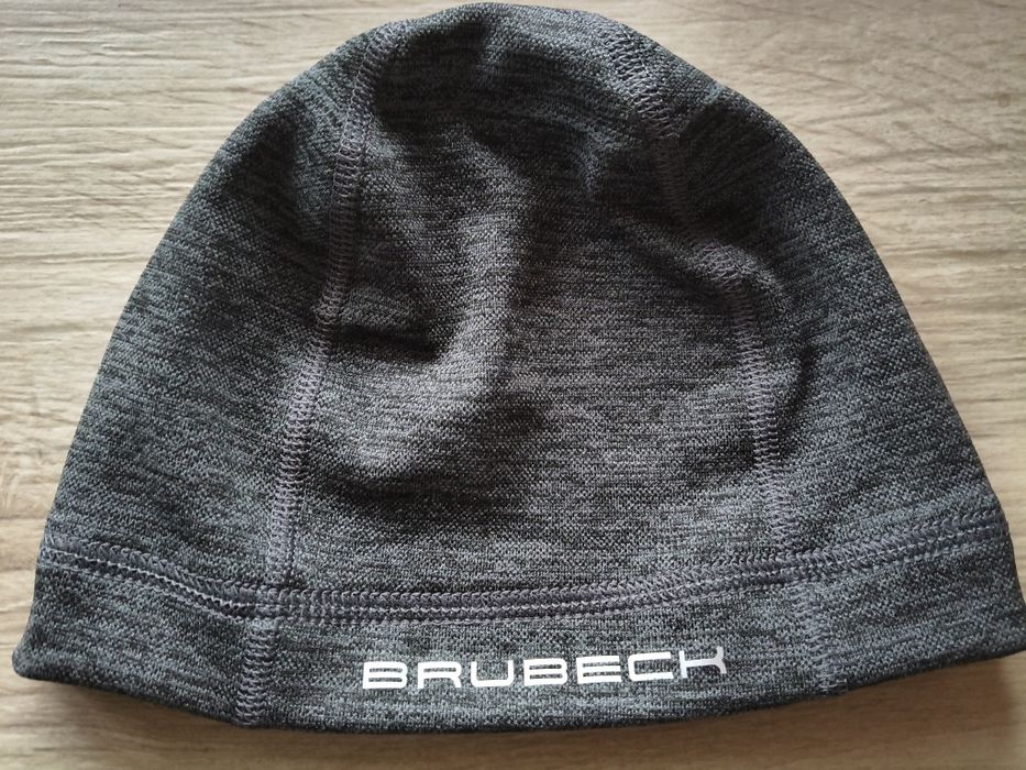 Brubeck nowa czapka szara 2 sztuki