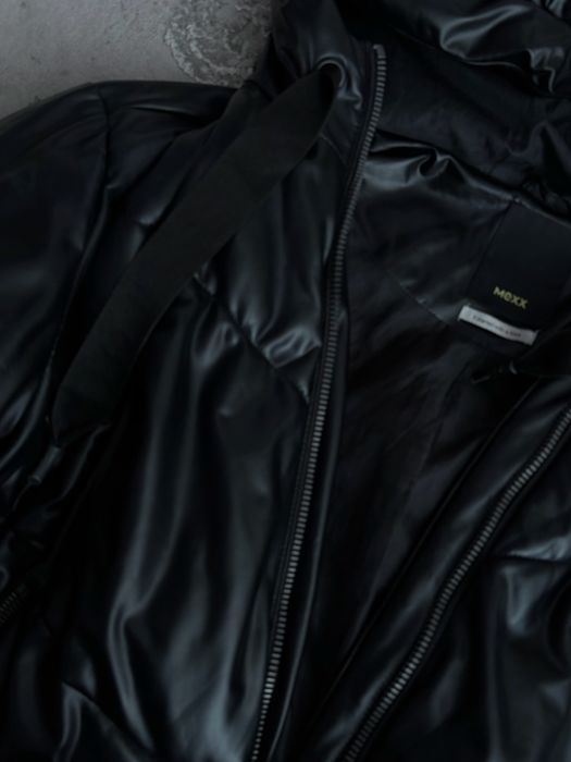 якісна чорна курточка mexx