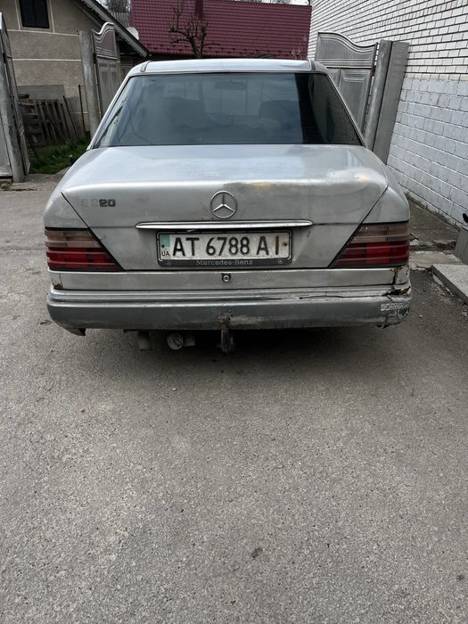 mercedes w124.