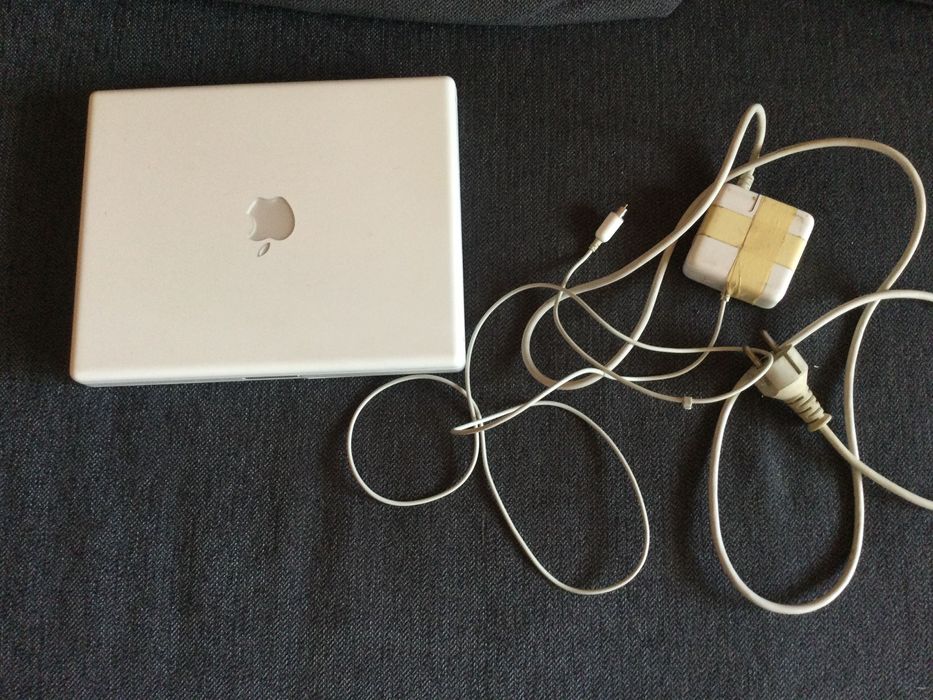 Computador IBook G4 da Apple