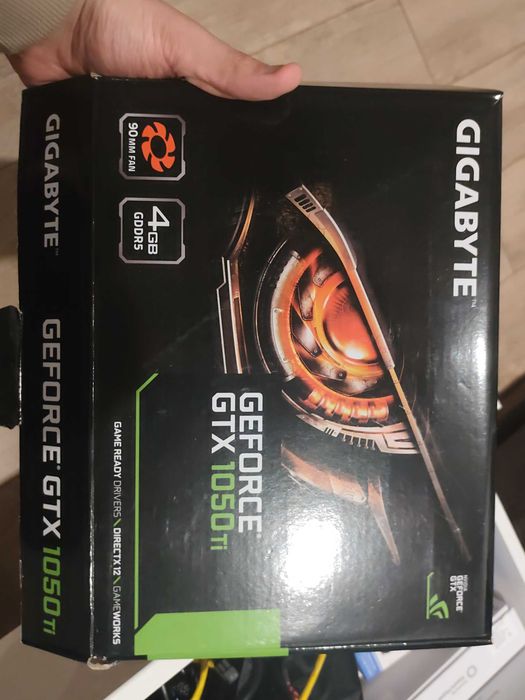 KOMPUTER GAMINGOWY Gtx 1050Ti/Ryzen 3 2200G/ 16 GB RAM DDR4 3200 Mhz