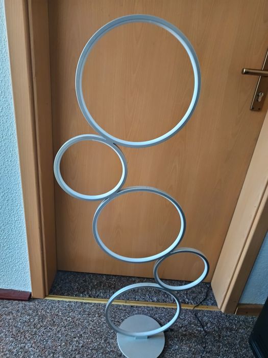 Lampa podłogowa LED